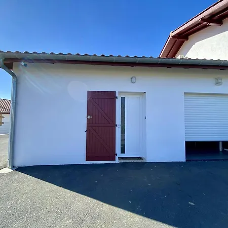 Apartment T1 Bis A Itxassou, Proche Thermes, Jardin, Parking Prive, Internet, 2 Couchages - Fr-1-495-136 *